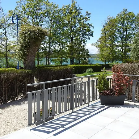 Au Bord Du Avec Terrasse, Ideal Pour La Famille - Fr-1-611a-17 Semesterbostad