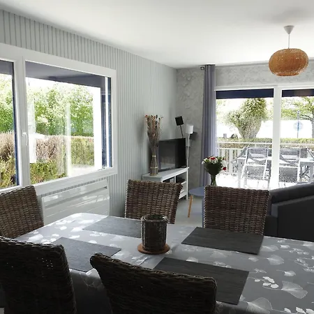 Au Bord Du Avec Terrasse, Ideal Pour La Famille - Fr-1-611a-17 Semesterbostad *