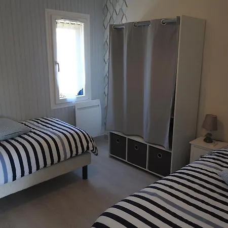 Semesterbostad Au Bord Du Avec Terrasse, Ideal Pour La Famille - Fr-1-611a-17 Villegusien-le-Lac
