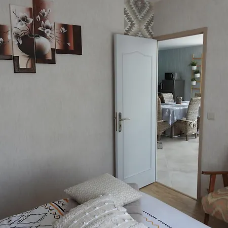 Holiday home Au Bord Du Avec Terrasse, Ideal Pour La Famille - Fr-1-611a-17